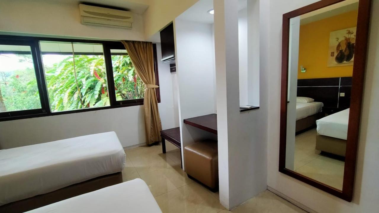 กูนุง เกอลิส คอตเทจ แมเนจ บาย รอยัล ทิวลิป Hotel โบกอร์ ภายนอก รูปภาพ